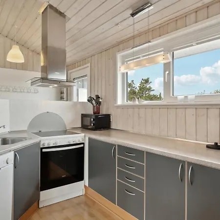 Gorgeous Home In Saeby With Sauna בית נופש *