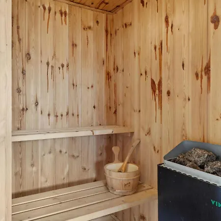 בית נופש Gorgeous Home In Saeby With Sauna Sæby