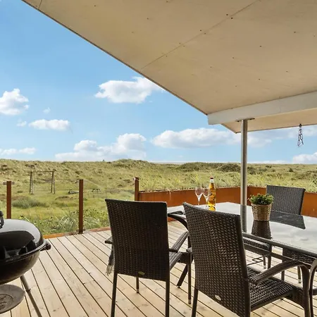 Gorgeous Home In Saeby With Sauna בית נופש *